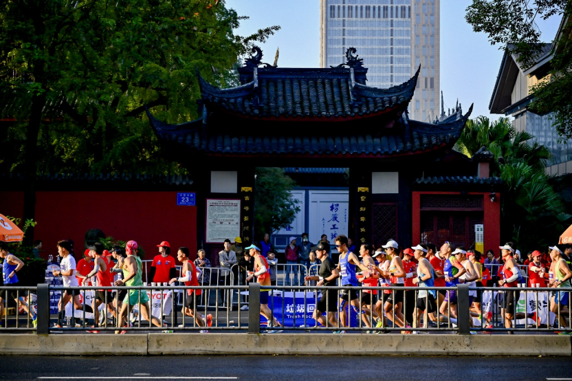 手共同绘就, 刘江涛, om